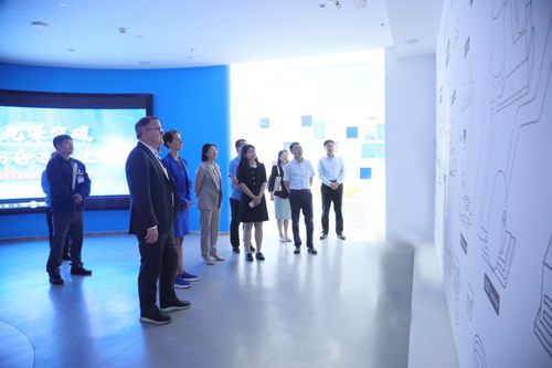 深化經貿合作，共探醫藥未來 德國黑森州經濟部外貿司司長一行考察聯環藥業