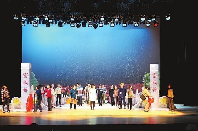 贛州市推進(jìn)文藝作品創(chuàng)新創(chuàng)作紀(jì)實(shí) 以時(shí)代為卷 以人民為筆